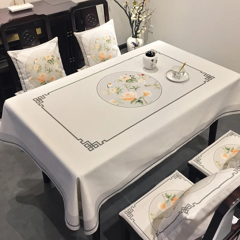 Vielseitige rechteckige Tischdecke schützt Tische stilvoll und zuverlässig