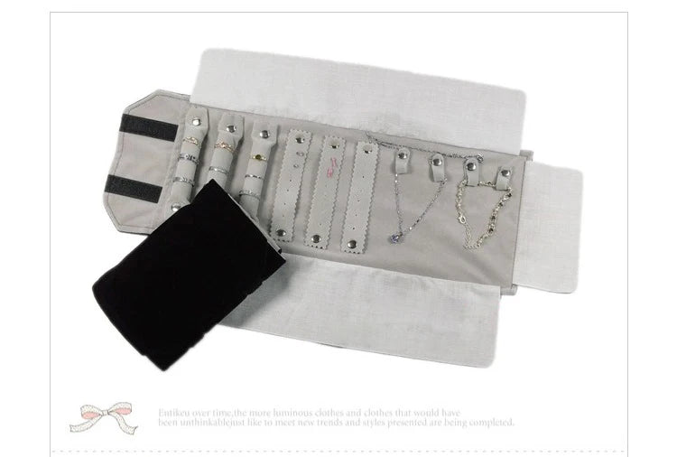Eleganter Reise Schmuck Organizer aus Samt – Aufrollbar & Faltbar