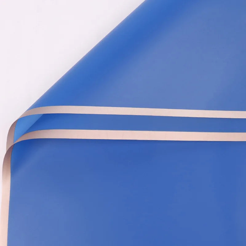 Elegantes Blumiges Geschenkpapier mit Goldrand für besondere Anlässe