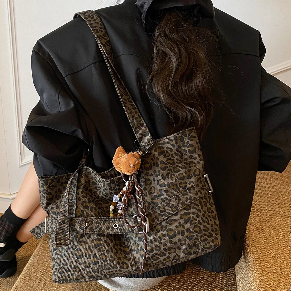 Leichte Damen Umhängetasche mit großem Fassungsvermögen und Leopardenmuster