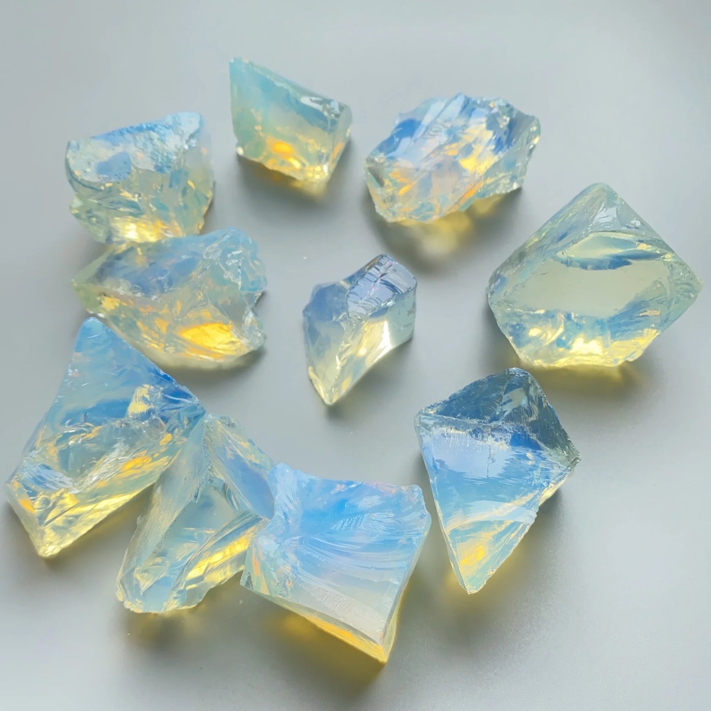 Glitzernder Opal Deko Stein fuer Raumduft und Ambiente