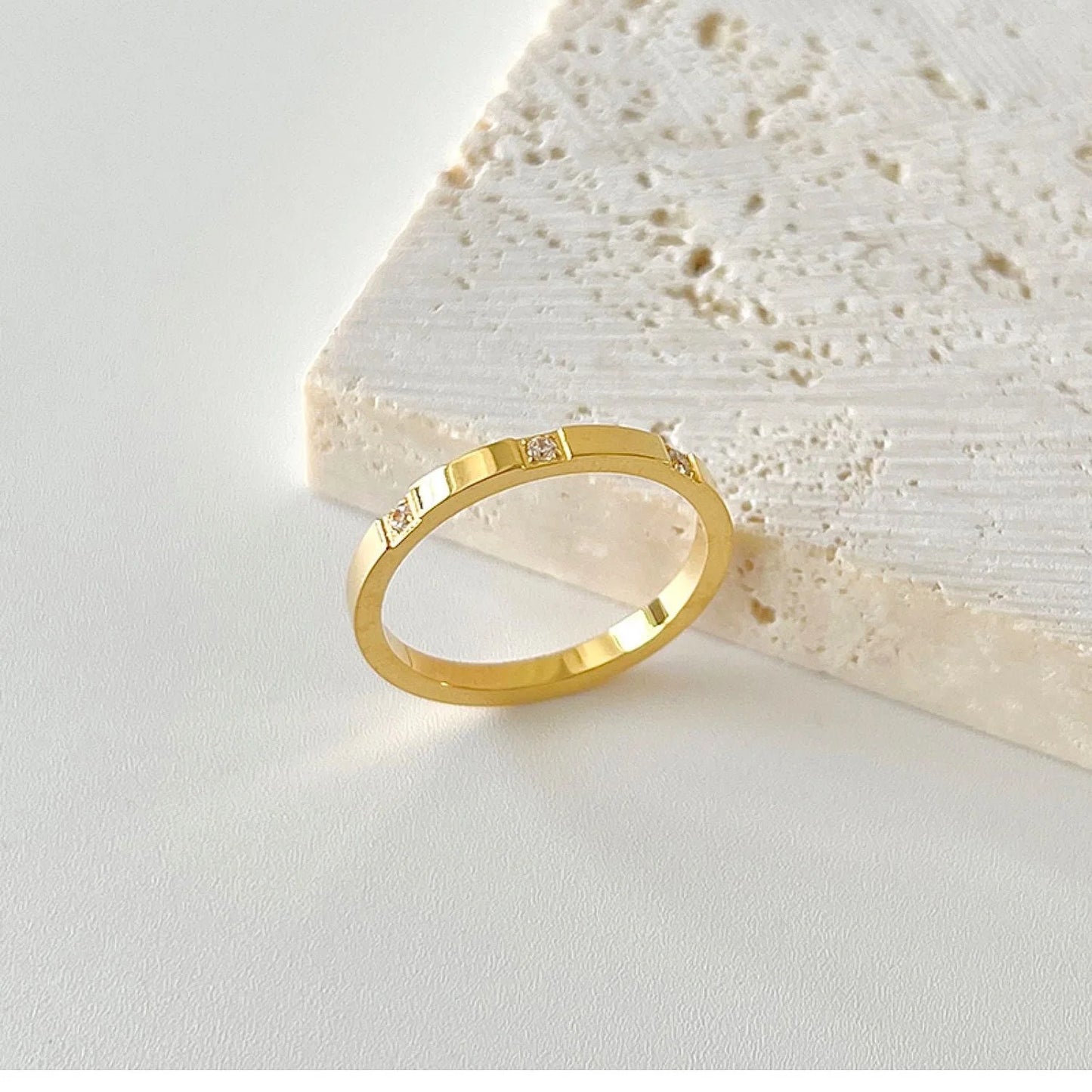 Titan Edelstahl Ring mit geometrischem Muster 3mm Breite Damenring