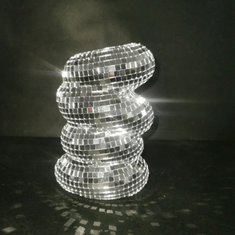 Vielseitige Deko-Kugel aus Glas für einzigartige Tischarrangements