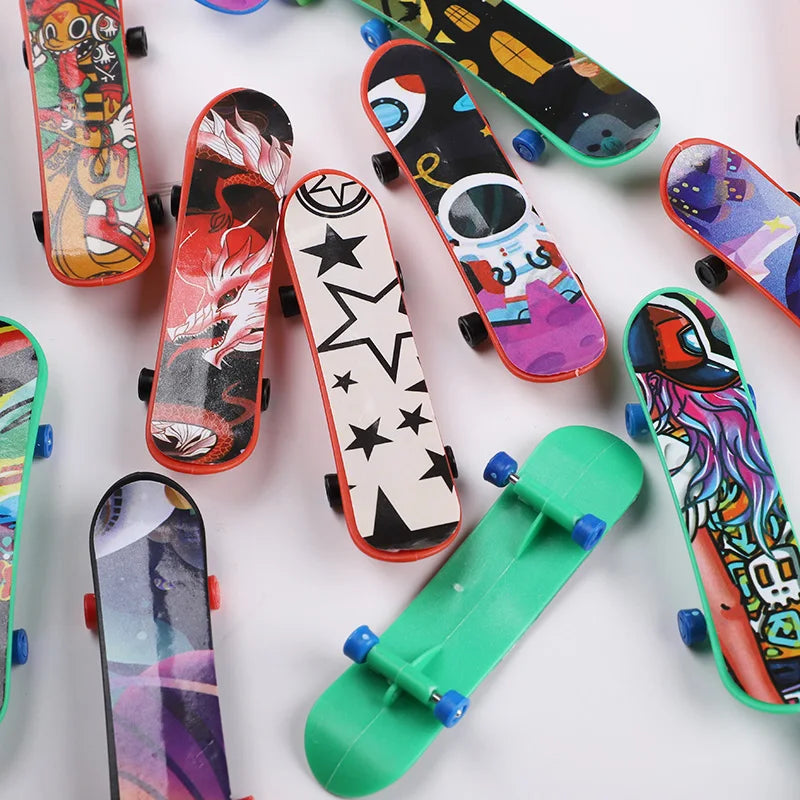 Fingerskateboard Set für Geschicklichkeit und Partyspaß