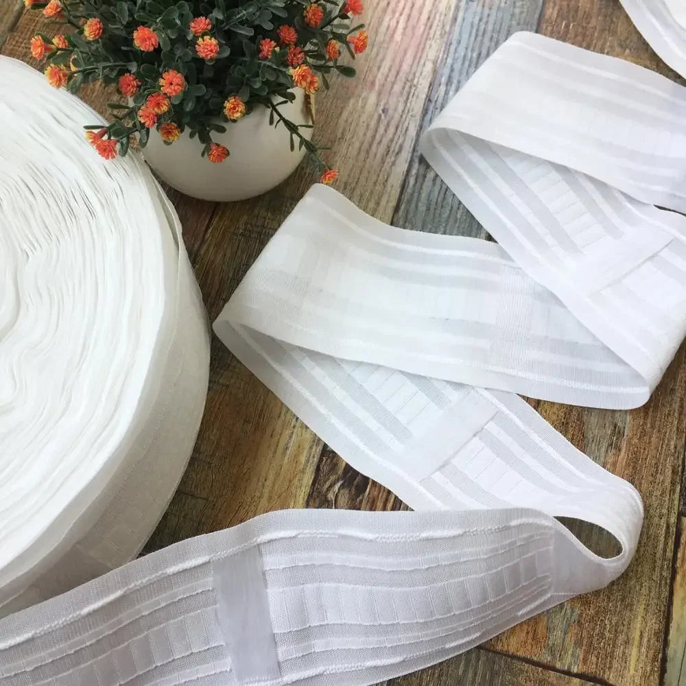 Multifunktionales Vorhangband mit Zugfunktion für flexible Gestaltung