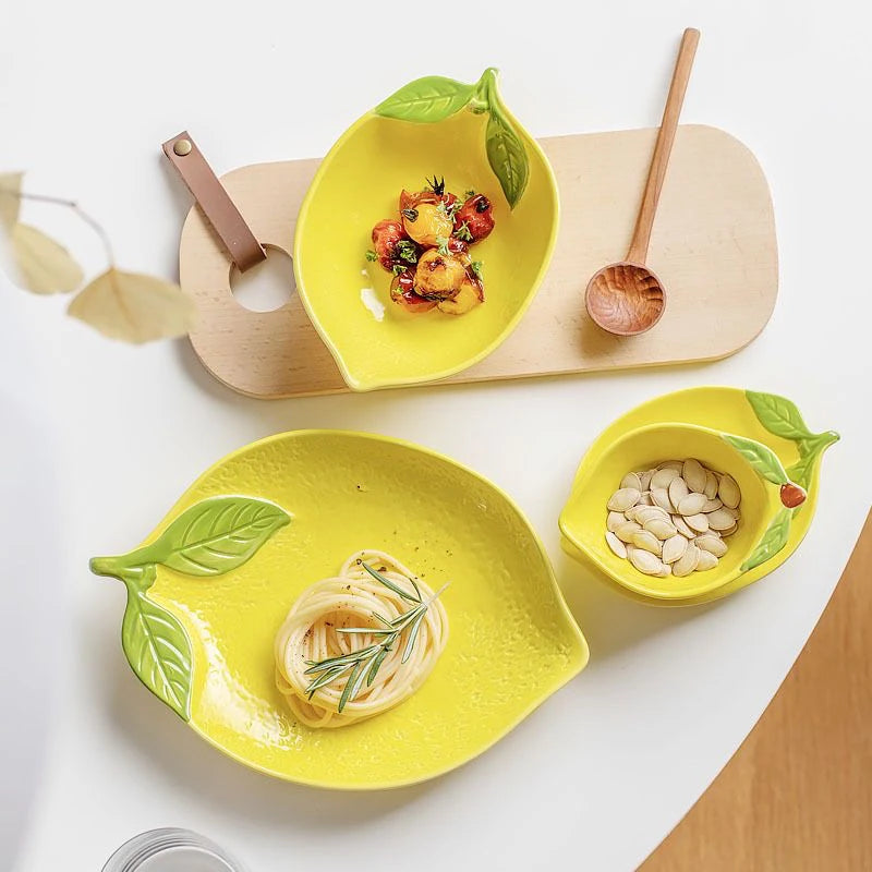 Handbemalte Keramikplatte mit kreativem Zitronendesign für die Küche