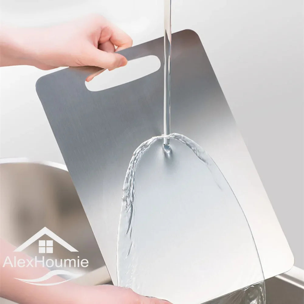 Rechteckiges Edelstahl Schneidebrett zum Kneten und Schneiden in der Küche