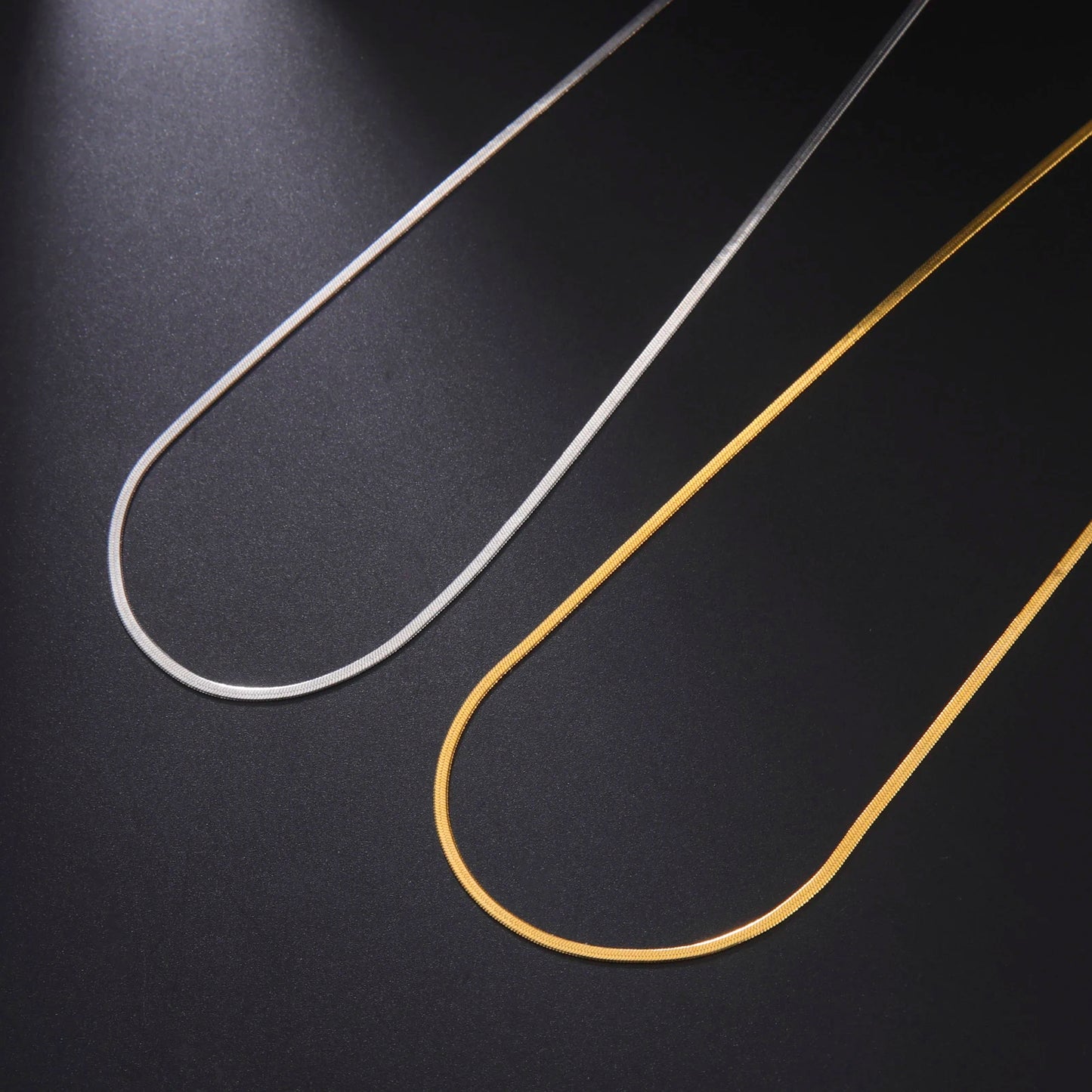 Elegante Edelstahl Schlangenkette für Damen und Herren in Goldfarbenem Design-Yabubest - Home & More