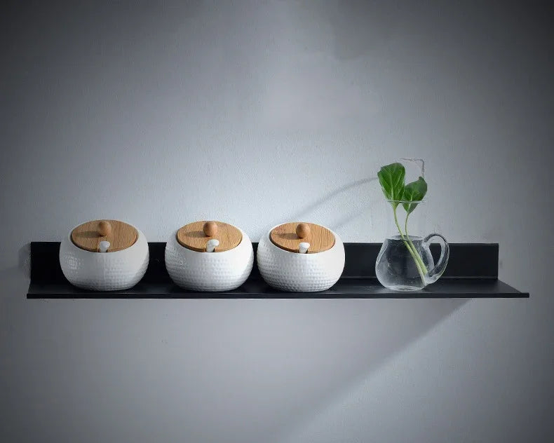 Platzsparendes Bad Regal aus schwarzem Aluminium