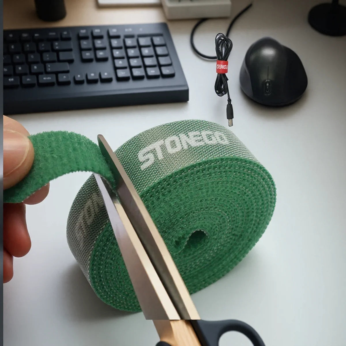 Doppelseitiges Kabelbinder Set für ordentliche Kabelorganisation Zuhause