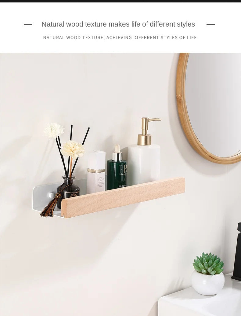 Wandmontiertes Badezimmerregal aus Holz für mehr Ordnung