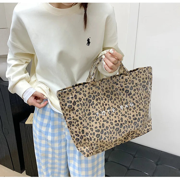 Leichte Damenhandtasche mit großem Fassungsvermögen im Leopardenmuster