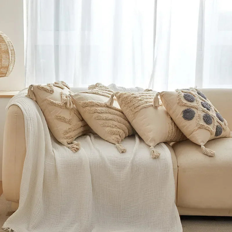 Getufteter Dekokissenbezug mit Quaste 45x45 cm im Bohème Stil