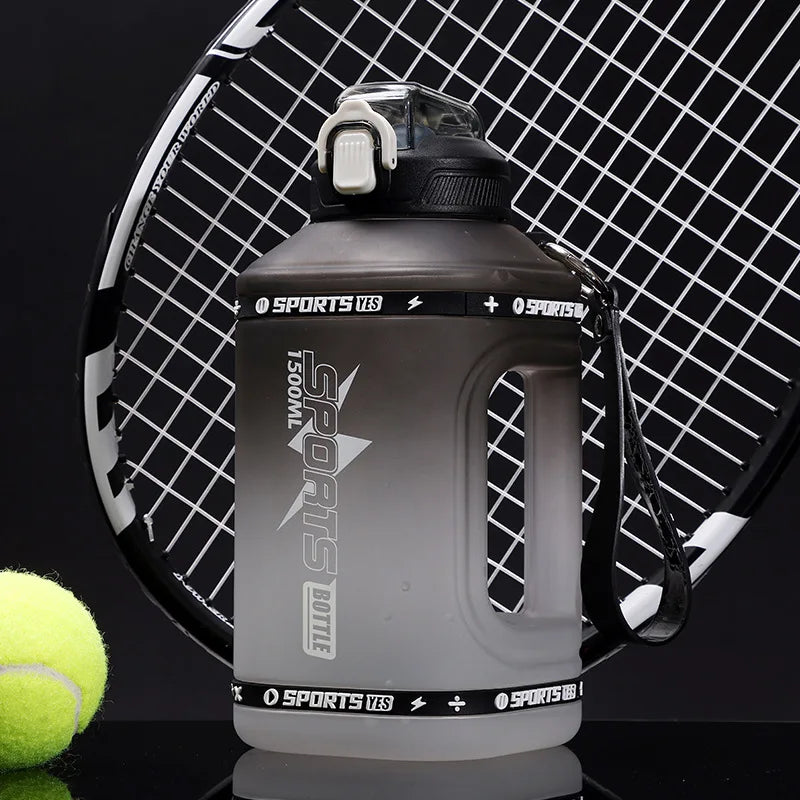 1,5L Sport Wasserflasche mit Handseil – BPA-frei, robust - ideal für Outdoor