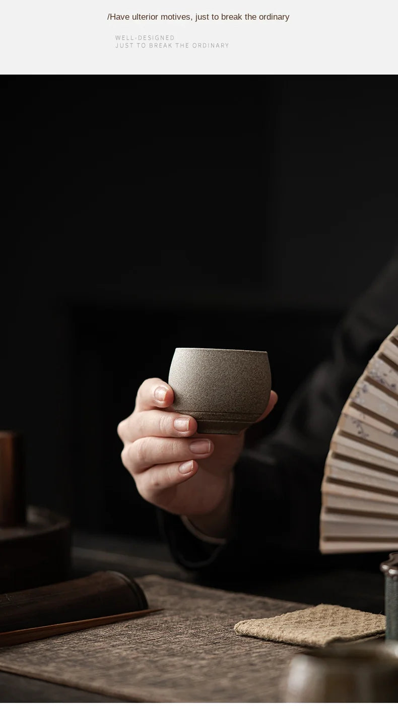 Handgefertigte Keramik Teetasse im japanischen Stil