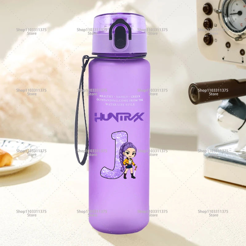 Tragbare Wasserflasche 650 ml mit trendigem Buchstaben-Design
