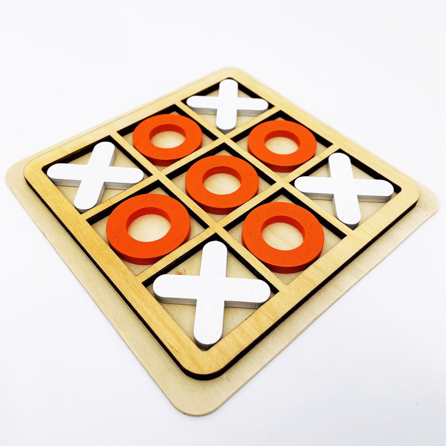 Zeitloser Familienspaß: Tragbares Holz-Tic Tac Toe für Kinder ab 3 Jahren