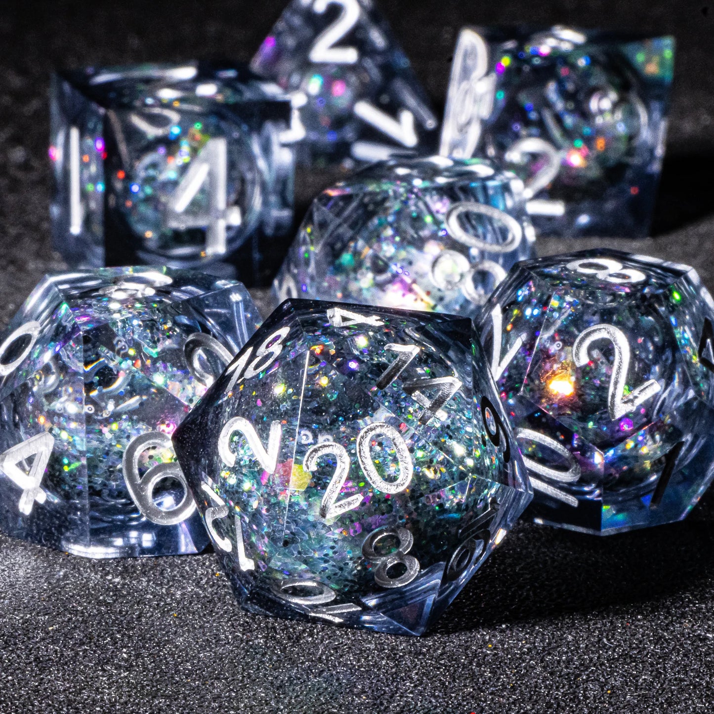 Hochwertiges 7-teiliges Würfelset für Rollenspiele mit flüssigem Kern