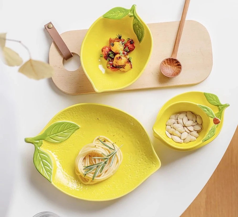 Handbemalte Keramikplatte mit kreativem Zitronendesign für die Küche