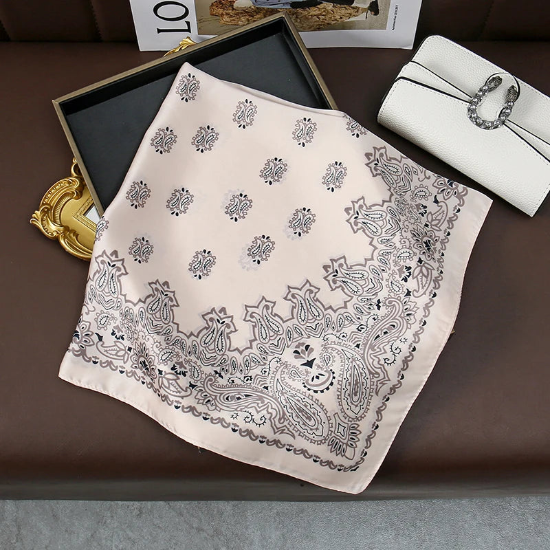 Modischer 70 x 70 cm Damenschal mit Paisley-Druck-Yabubest - Home & More