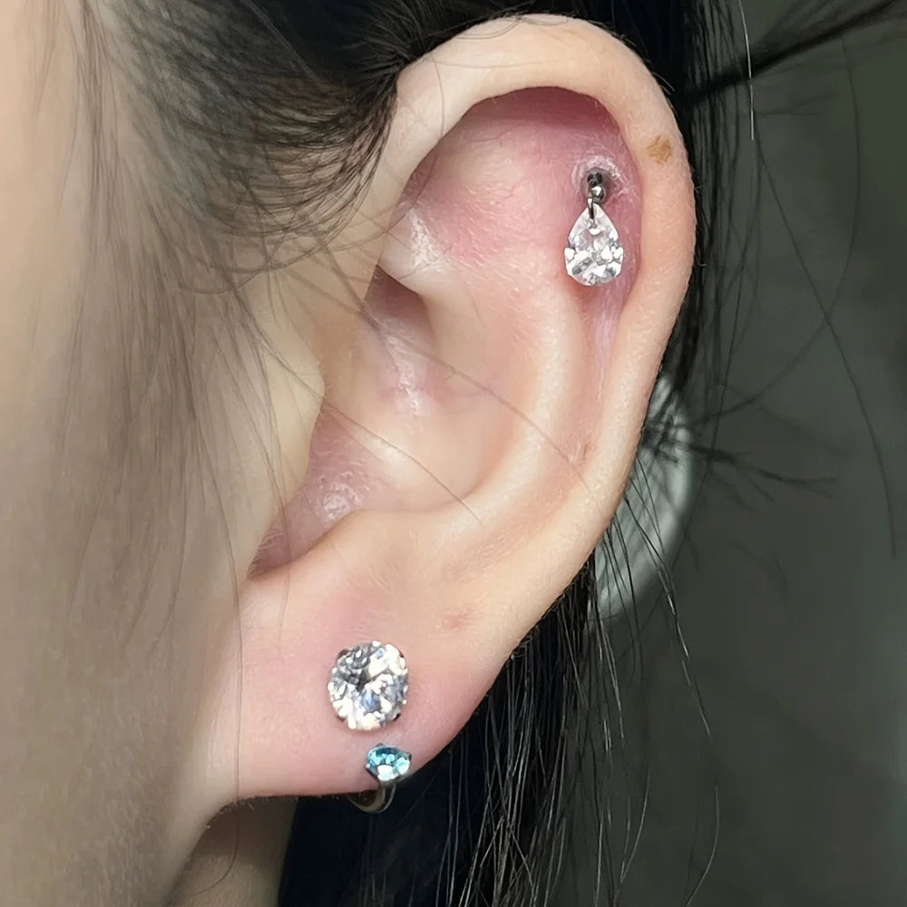 Hypoallergener Titan Ohrstecker mit Zirkon für klaren Stil