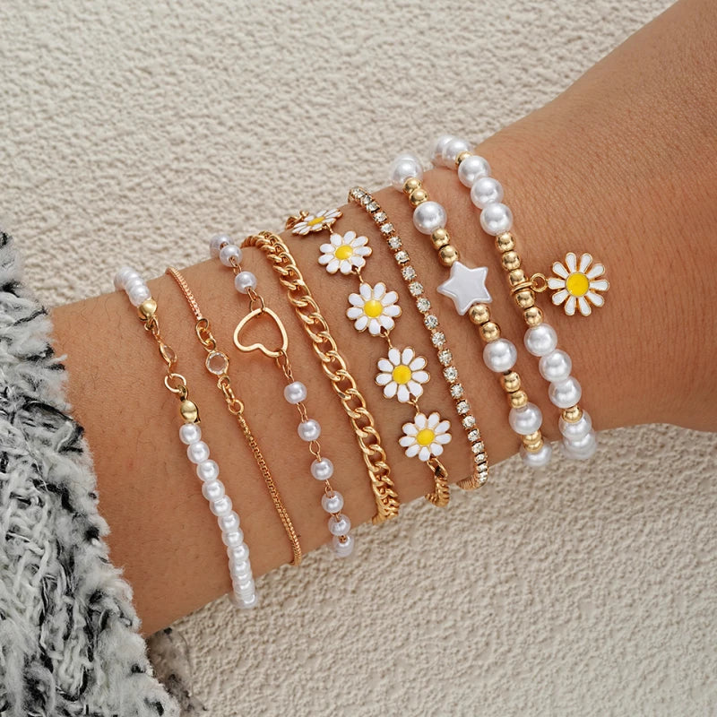 10-teiliges Vintage-Boho Perlenarmband Set mit Charme Stern Herz Anhänger