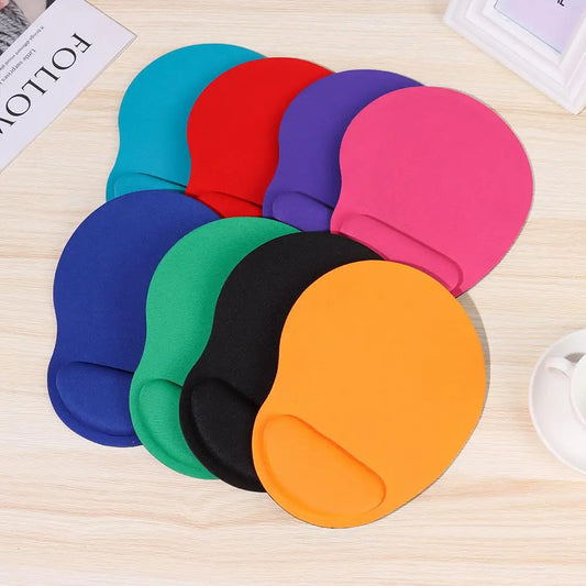 Ergonomisches Mauspad mit weicher Handgelenkstütze und rutschfester Basis