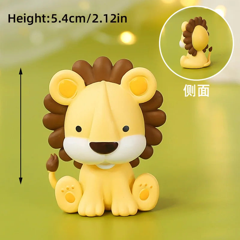 Bunte Kuchendekoration mit Dschungeltieren für Kinderpartys