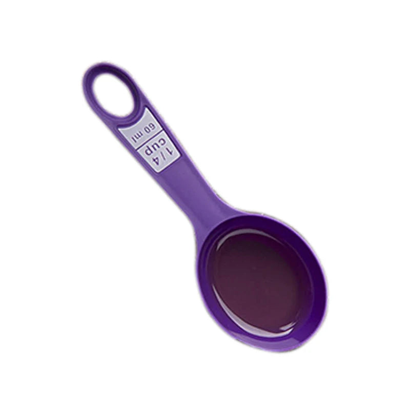 Backwerkzeug Set mit 12 Messlöffeln aus Kunststoff mit Skala