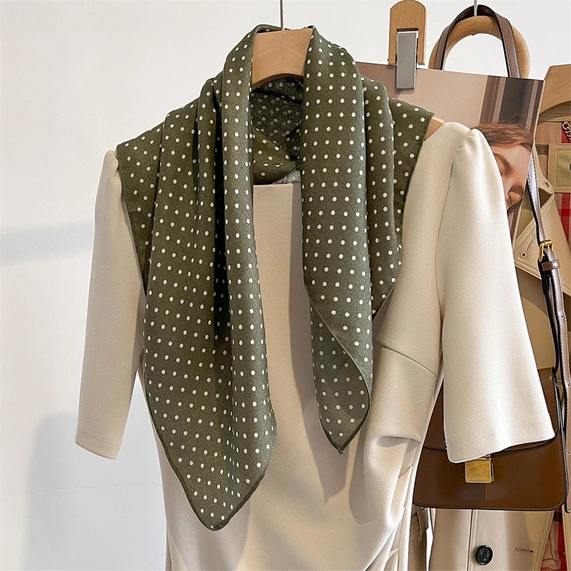 Vielseitiges Halstuch mit Druckmuster für Damen und alle Jahreszeiten