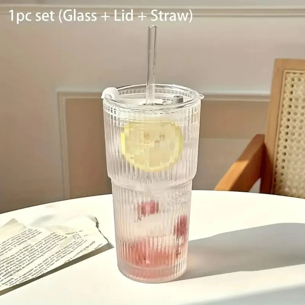 Eleganter Glasbecher 600ml mit Deckel und Strohhalm für vielseitigen Genuss