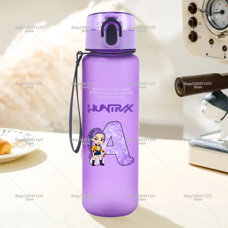 Tragbare Wasserflasche 650 ml mit trendigem Buchstaben-Design