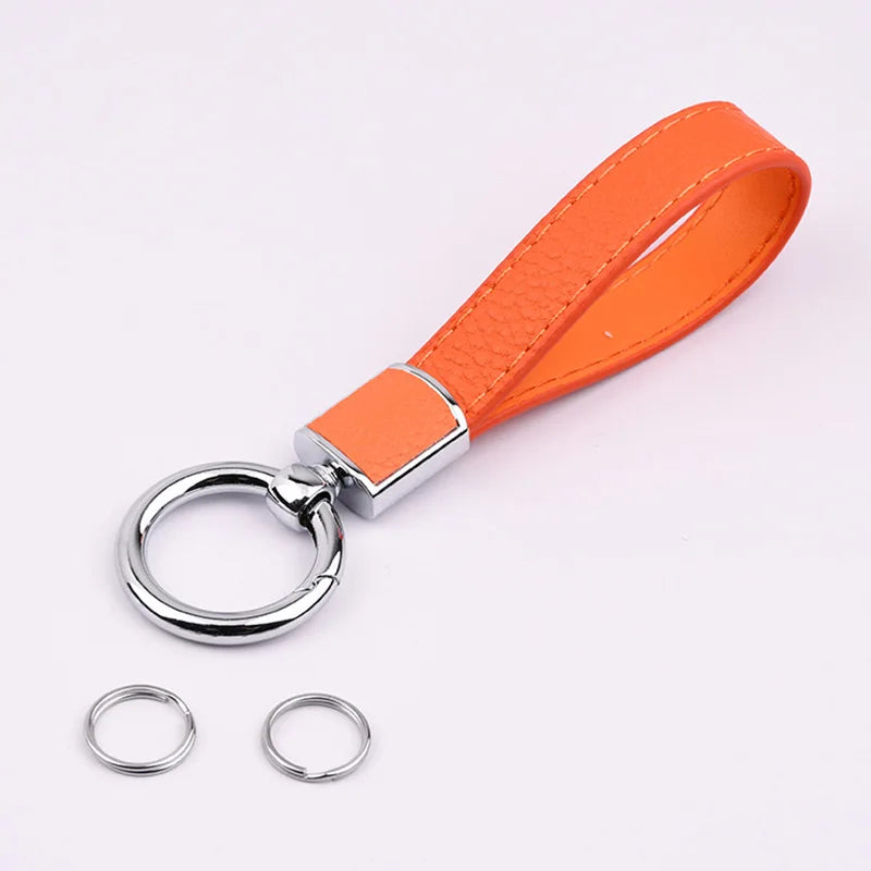 Luxuriöser Schlüsselanhänger aus PU-Leder mit goldfarbener Metall-Schnalle, 13,6 cm
