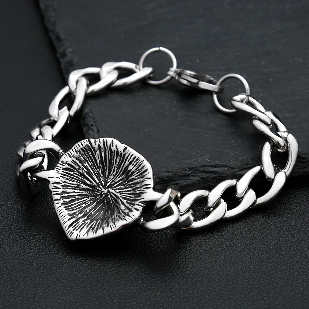 Robustes Edelstahl Herren Armband mit Löwen Leopard Design