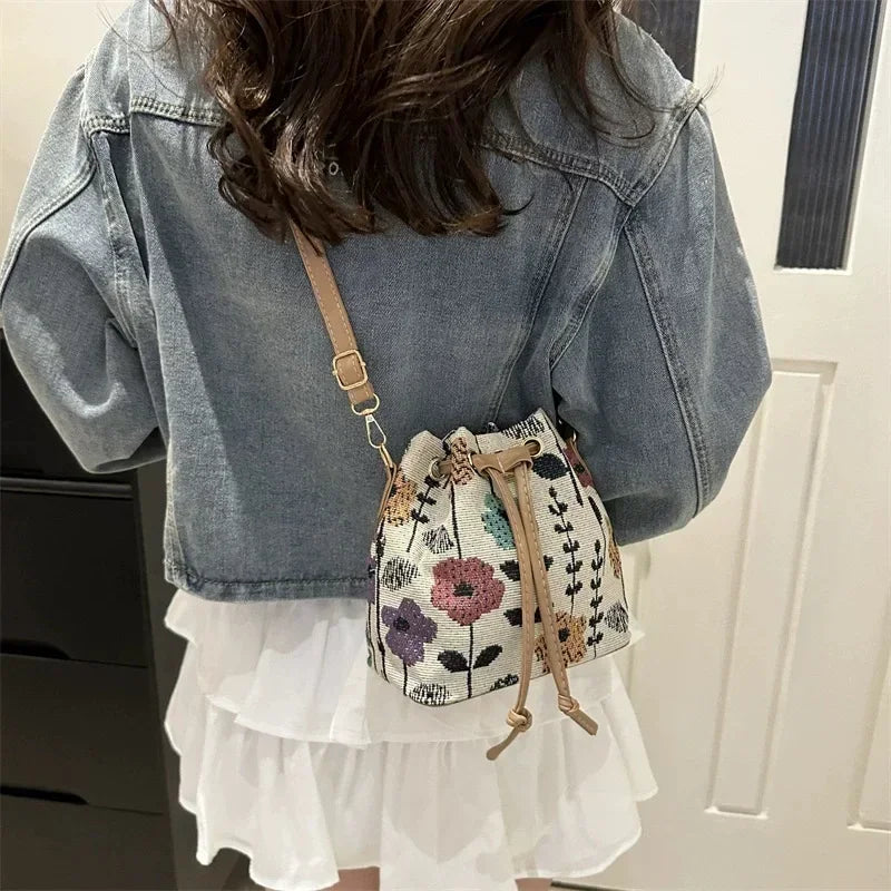 Vintage Umhängetasche mit Blumenmuster für Damen – Softes Kunstleder