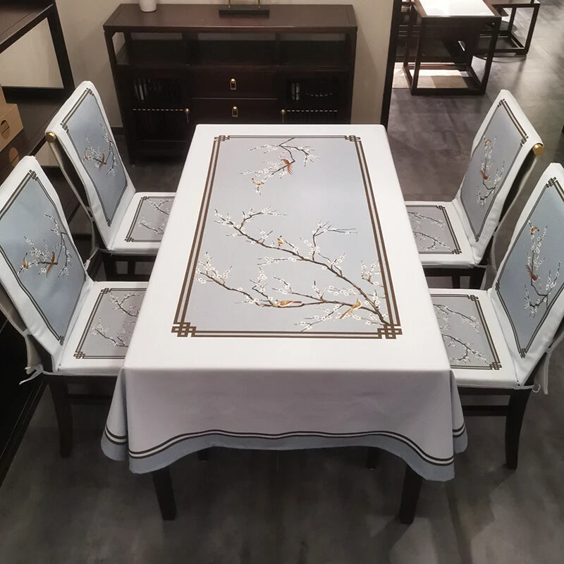 Vielseitige rechteckige Tischdecke schützt Tische stilvoll und zuverlässig