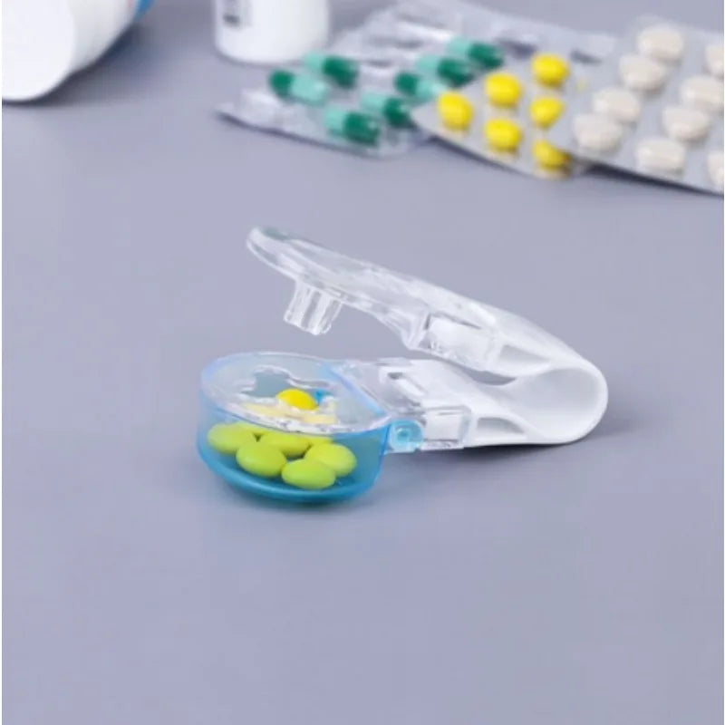 Tragbarer Pillentrenner und Tablettenhalter für einfache Medikamenteneinnahme