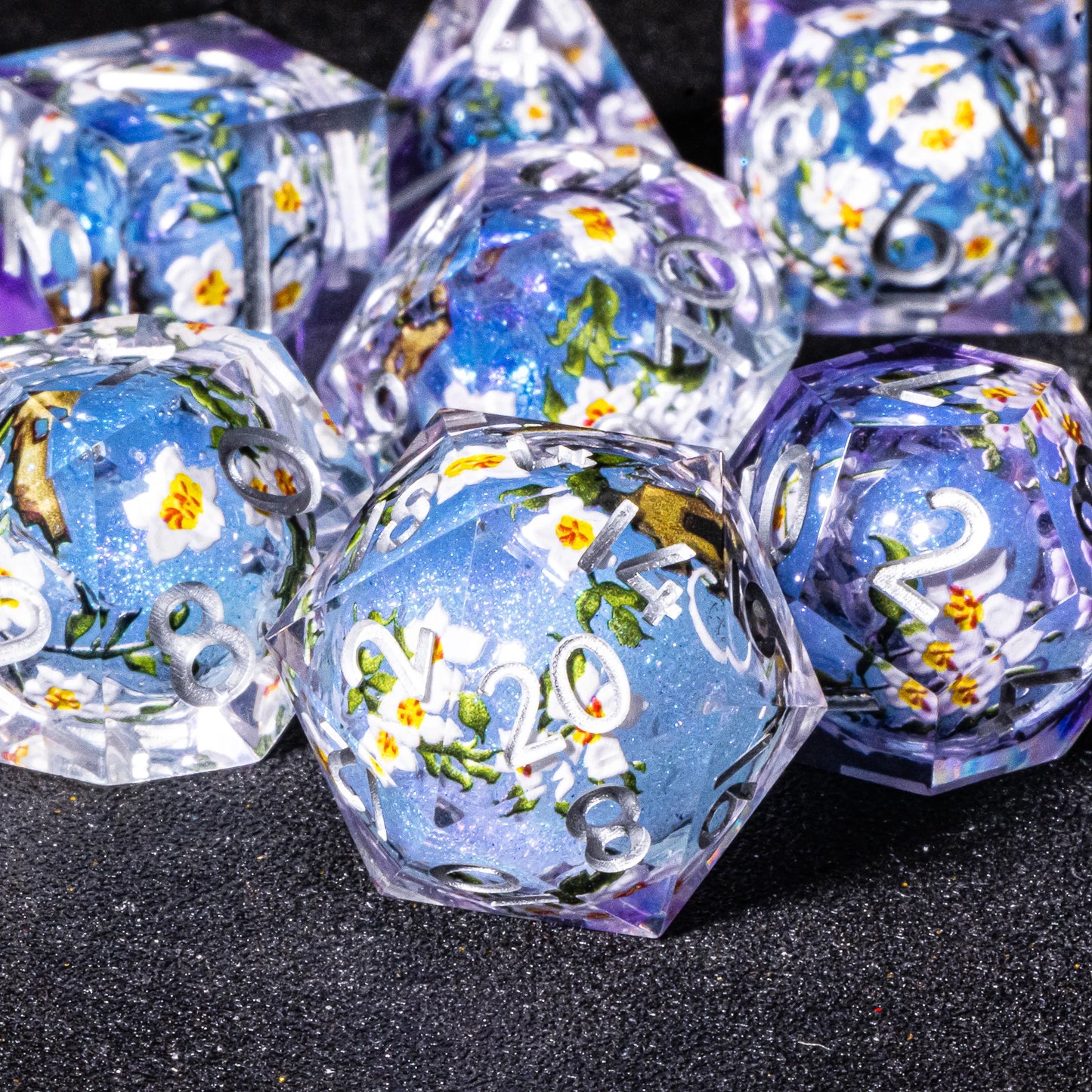 Hochwertiges 7-teiliges Würfelset für Rollenspiele mit flüssigem Kern