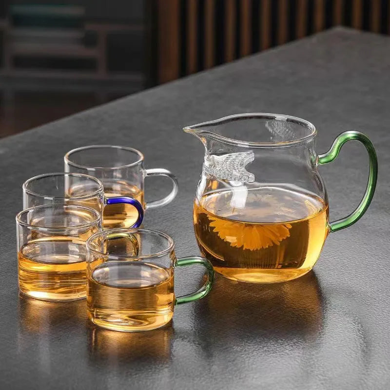Verdickte Glas Teetasse mit hitzebeständigem Silikongriff und integriertem Teefilter