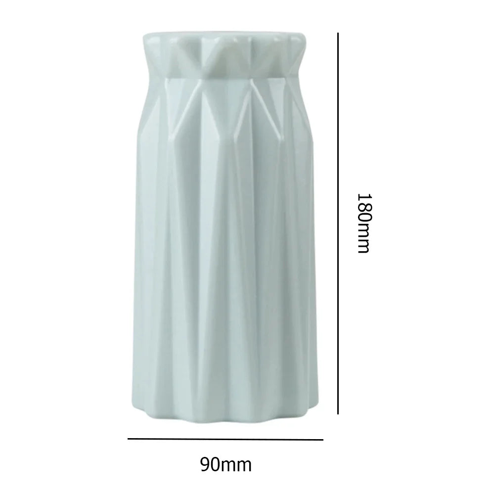 Moderne Kunststoff Blumenvase in geometrischem nordischem Stil