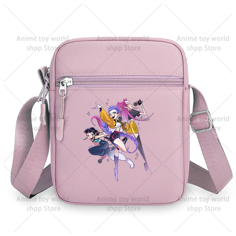 Kompakte Umhängetasche aus Nylon mit trendigem Anime Motiv für Mädchen
