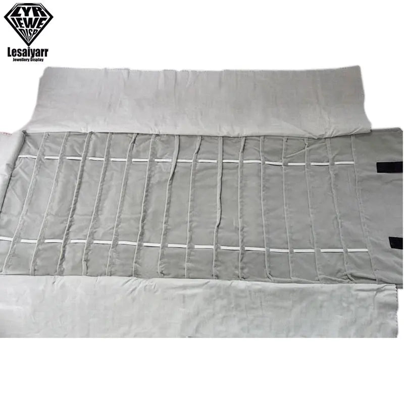 Praktische Samt Schmuckrolle für Ketten & Armbänder Reiseorganizer