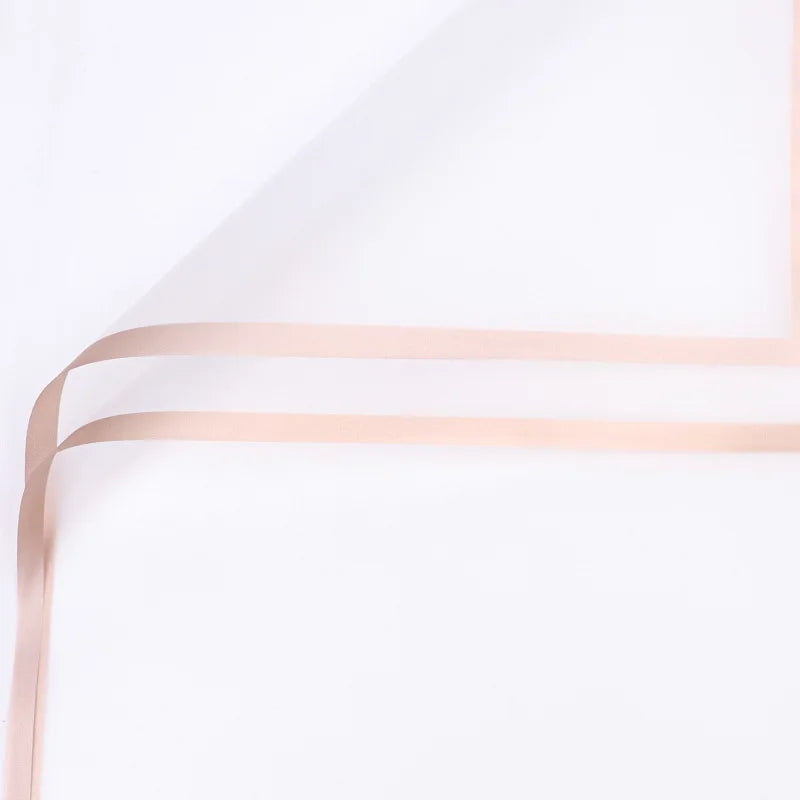 Elegantes Blumiges Geschenkpapier mit Goldrand für besondere Anlässe