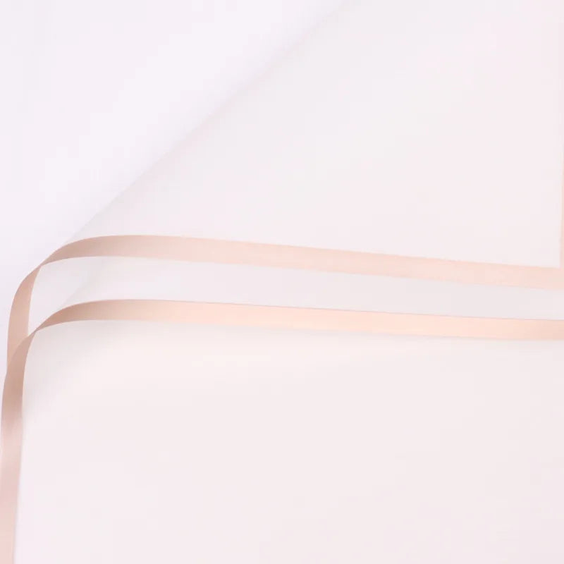 Elegantes Blumiges Geschenkpapier mit Goldrand für besondere Anlässe