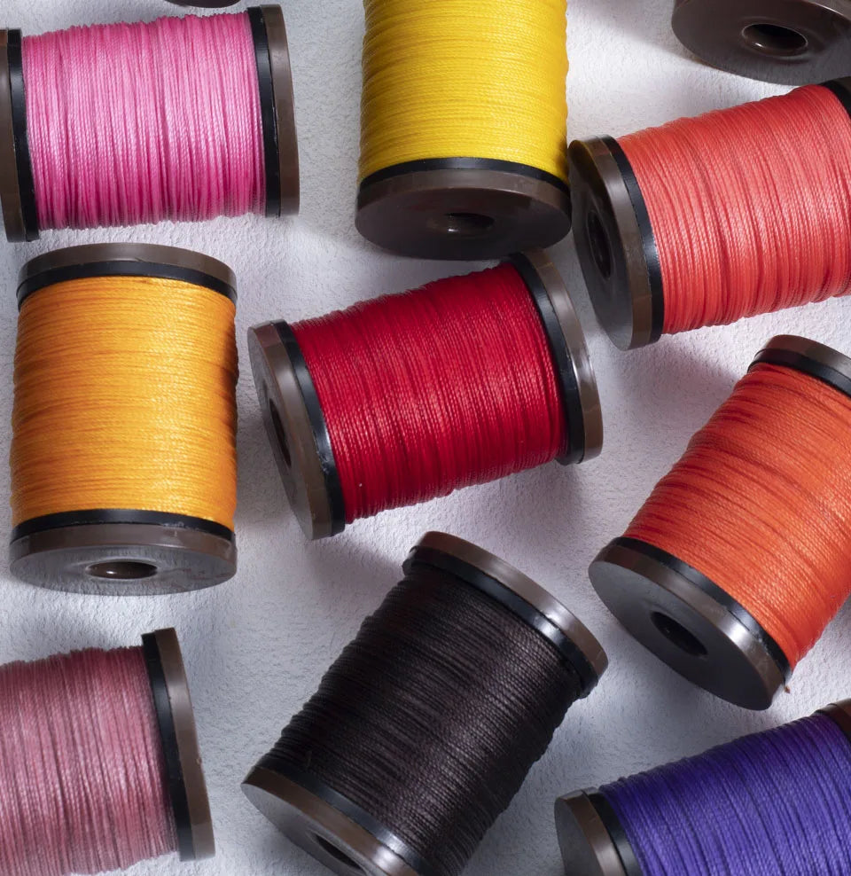 Robuster gewachster Polyesterfaden für Lederhandwerk und DIY Projekte