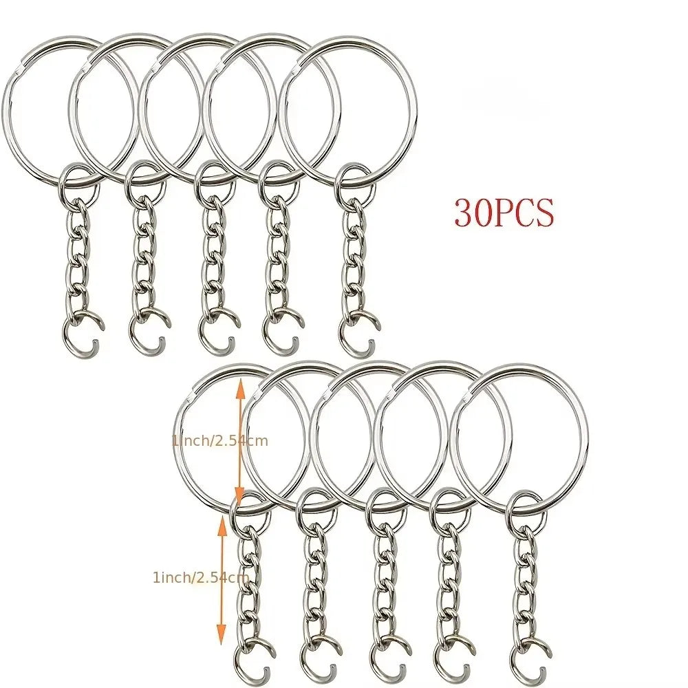 30-teiliges Set versilberter Metall-Schlüsselanhänger mit Kette und Ring