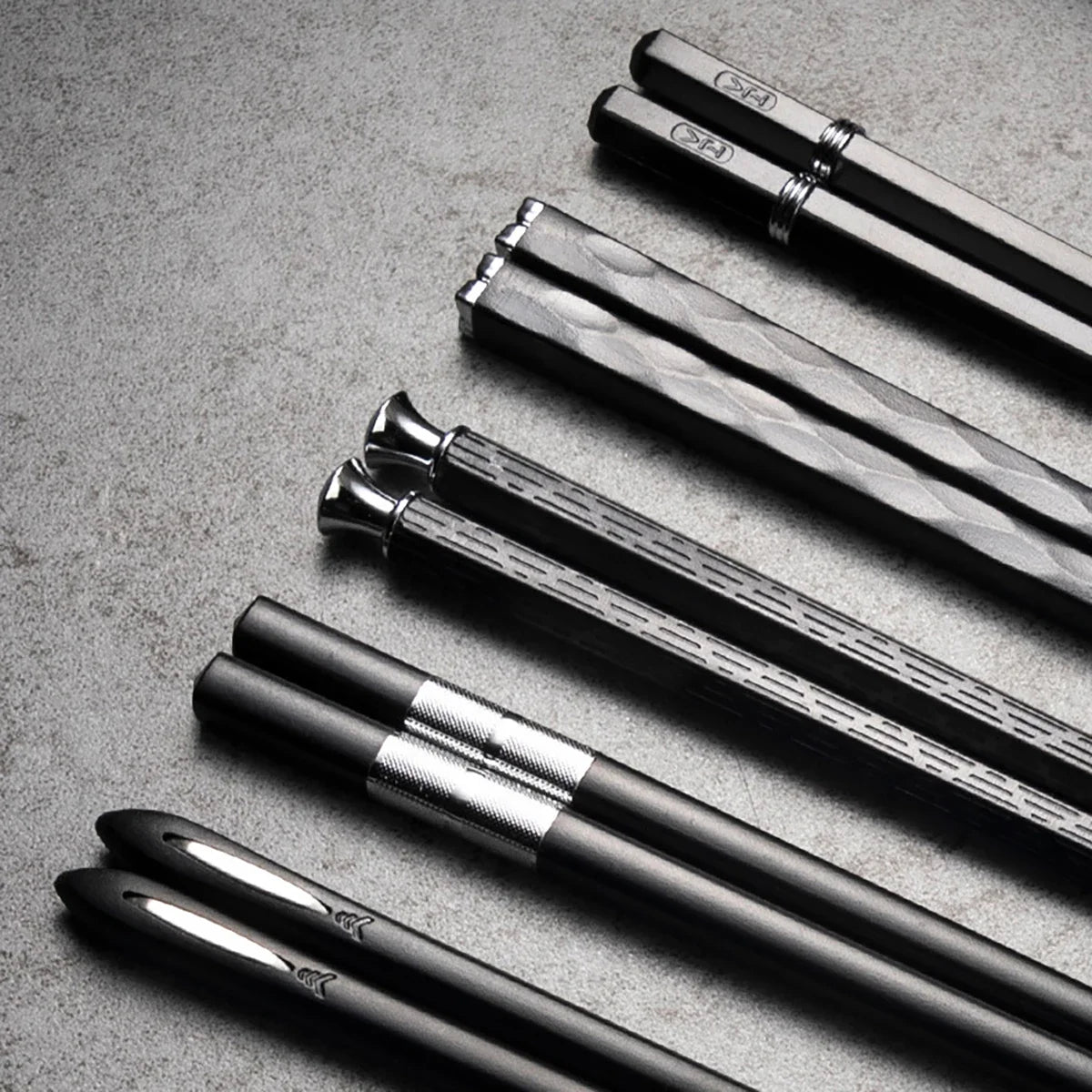 5 Paar wiederverwendbare schwarze Essstäbchen aus Metall für Sushi und Nudeln