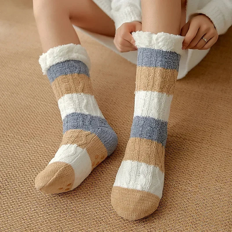 Fuzzy Thermosocke Damen warm rutschfest mit Plüschgriff in Hanffarben