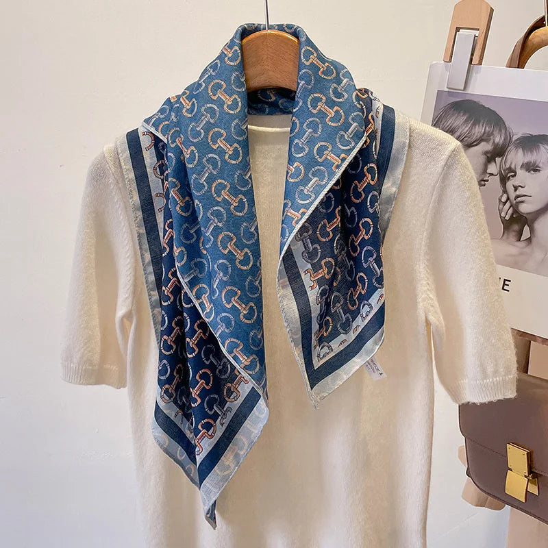 Vielseitiges Halstuch mit Druckmuster für Damen und alle Jahreszeiten