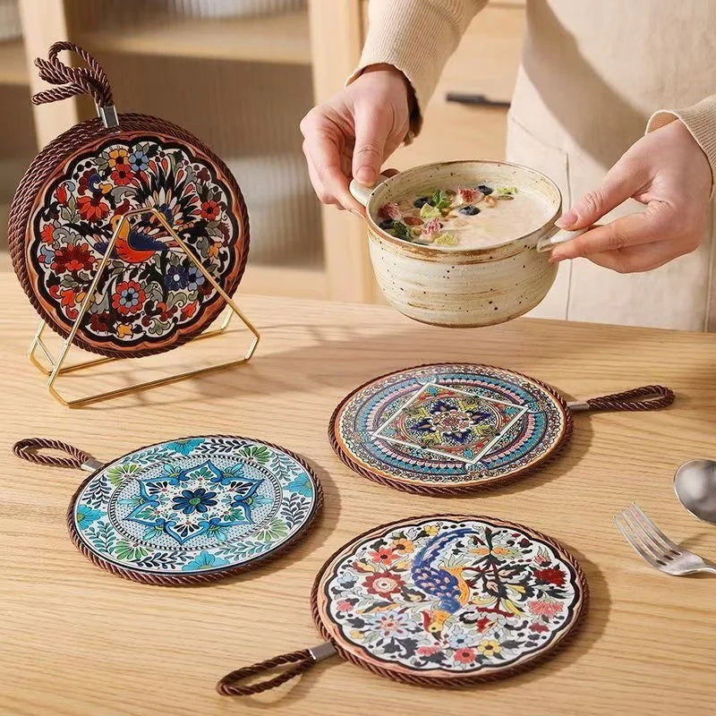 Wärmeisolierende vintage Keramik Untersetzer mit Korkboden